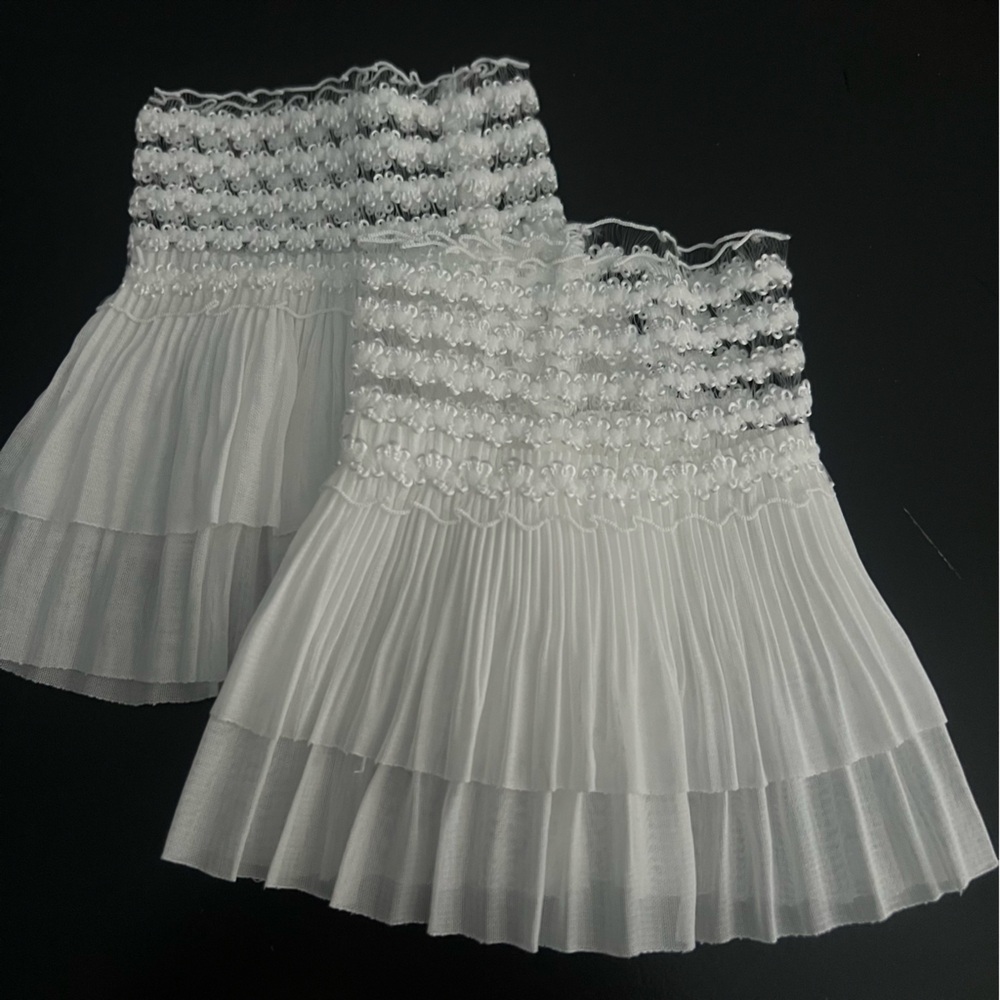 🎀 Ruffle Cuffs 🎀 - Picture 3 of 4